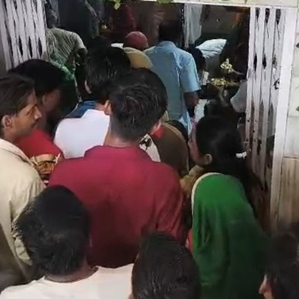 सावन के तीसरे सोमवार पर 50 हजार ने किया जलाभिषेक:सीतामढ़ी के शिवालयों में उमड़ी भीड़, ‘हर-हर महादेव’ के लगे जयकारे