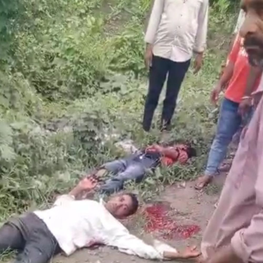 आयशर और बाइक भिड़ंत में एक युवक की मौत:शाहपुर में पेट्रोल पंप के सामने हादसा, दूसरा युवक गंभीर घायल