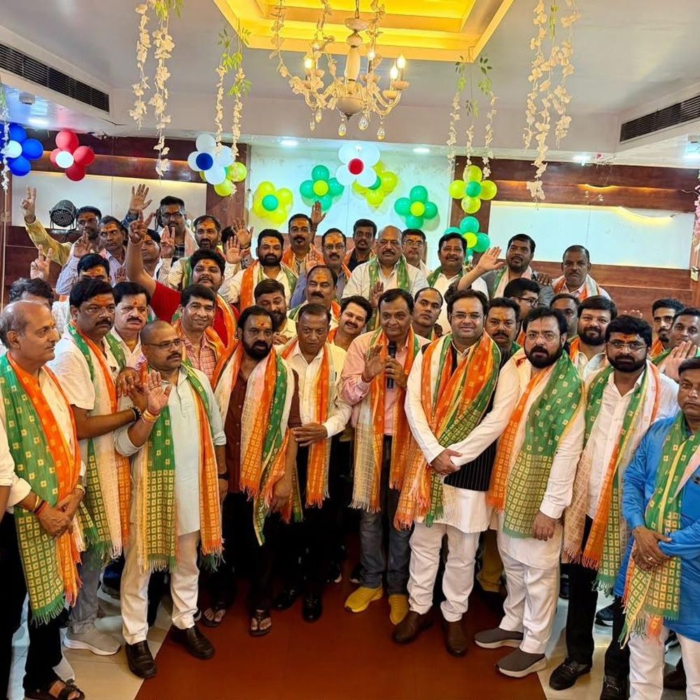 लखनऊ में अमिताभ श्रीवास्तव की घर वापसी:व्यापारियों ने संगठन को और मजबूत बनाने का लिया संकल्प