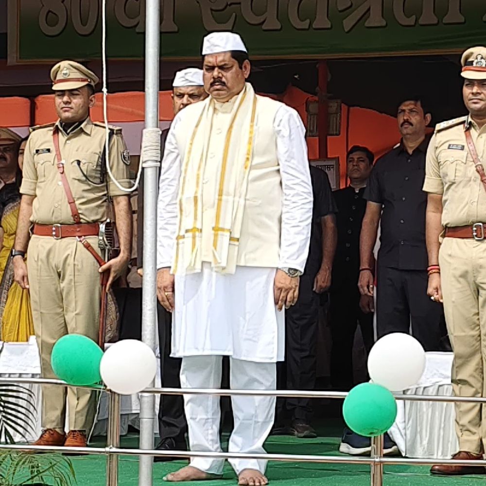 कोसी पर 415 करोड़ से बनेगा 2.80KM लंबा पुल:सहरसा में प्रभारी मंत्री मिथलेश तिवारी ने फहराया तिरंगा, बोले-मत्स्यगंधा झील में 100 करोड़ से ग्लास ब्रिज