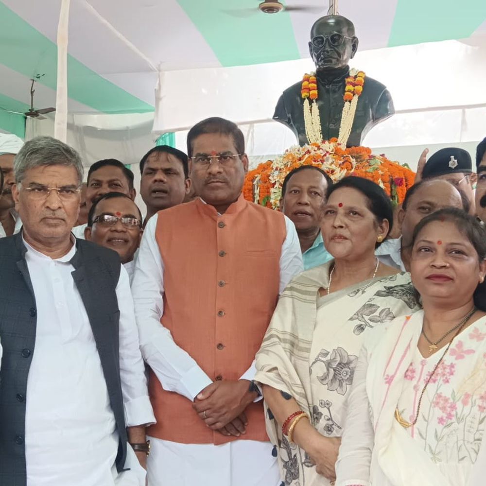 राजकीय समारोह में याद किए गए पूर्व मंत्री:106वीं जयंती पर जनप्रितिनिधियों ने दी श्रद्धांजलि, प्रतिमा पर नेताओं ने चढ़ाए फूल