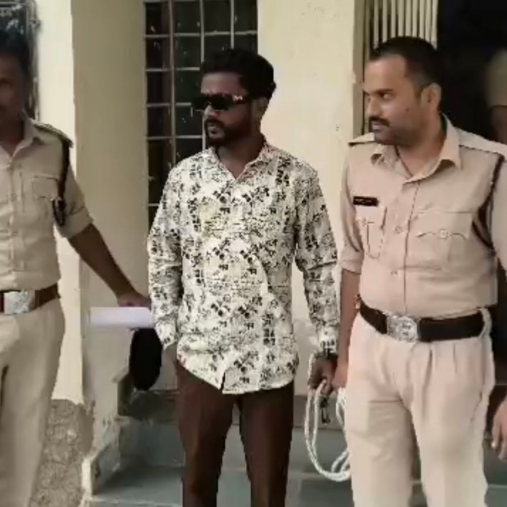 21 आपराधिक मामलों का आरोपी गिरफ्तार:जानलेवा हमले का केस, राजीनामे के लिए कर रहा था एक लाख की अड़ीबाजी