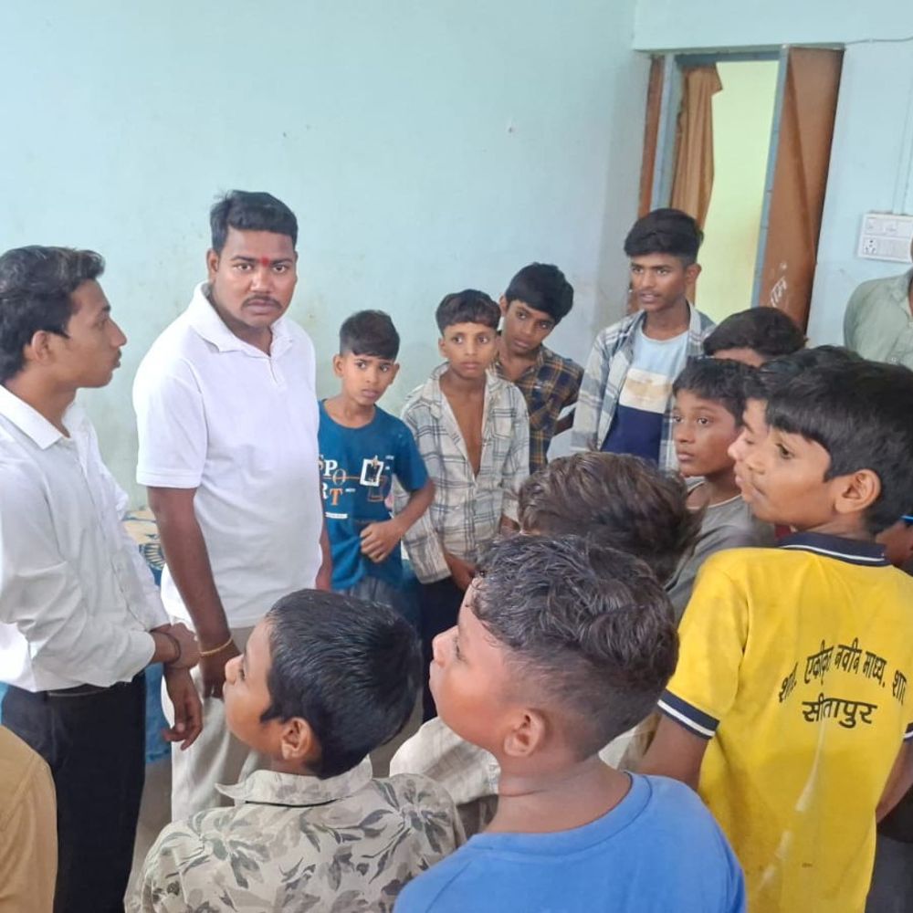 छात्रावास में मारपीट करने वाले भृत्य की सेवाएं समाप्त:सहायक आयुक्त ने की कार्रवाई, छात्र शक्ति संगठन ने उठाया था मुद्दा