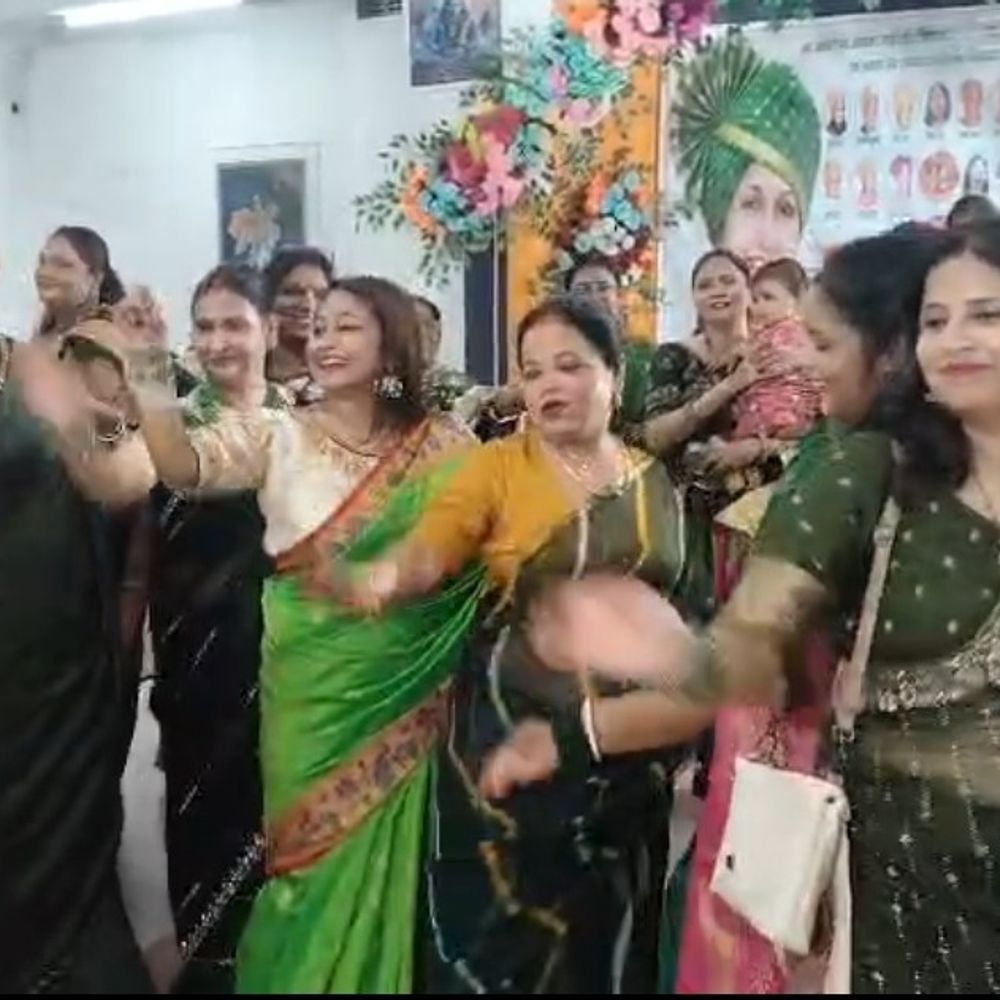 कटिहार में हरे कपड़ों में सजीं सैकड़ों महिलाएं:जिले में पहली बार सावन मिलन समारोह, भोलेनाथ-माता गौरी की पूजा के साथ लोकगीत-सांस्कृतिक कार्यक्रम