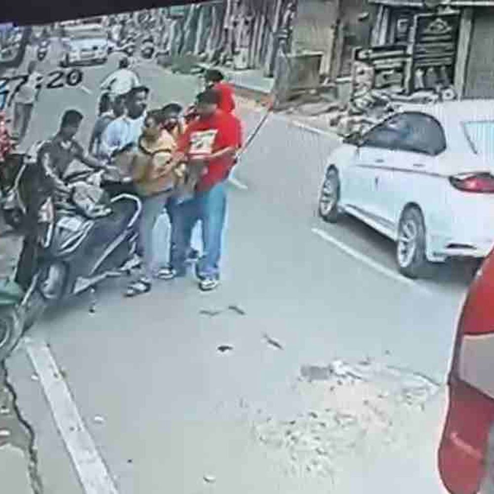 रोपड़ में युवक का अपहरण कर मारपीट:शराब ठेकेदारों के कारिंदों पर आरोप, CCTV फुटेज सामने आई, पुलिस जांच में जुटी