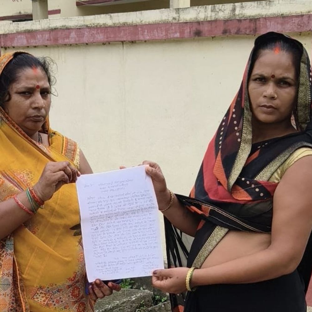 मऊ में टहलने निकलीं दो महिलाओं से चेन लूटी:नदवासराय अंडरपास के पास हुई घटना, पुलिस CCTV फुटेज खंगाल रही