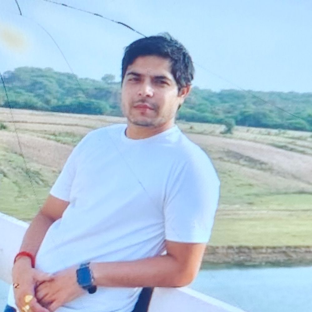 हाथरस में सड़क हादसे में बाइक सवार की मौत:अलीगढ़-एटा हाईवे पर हादसा, पुलिस ने शव पोस्टमार्टम के लिए भेजा