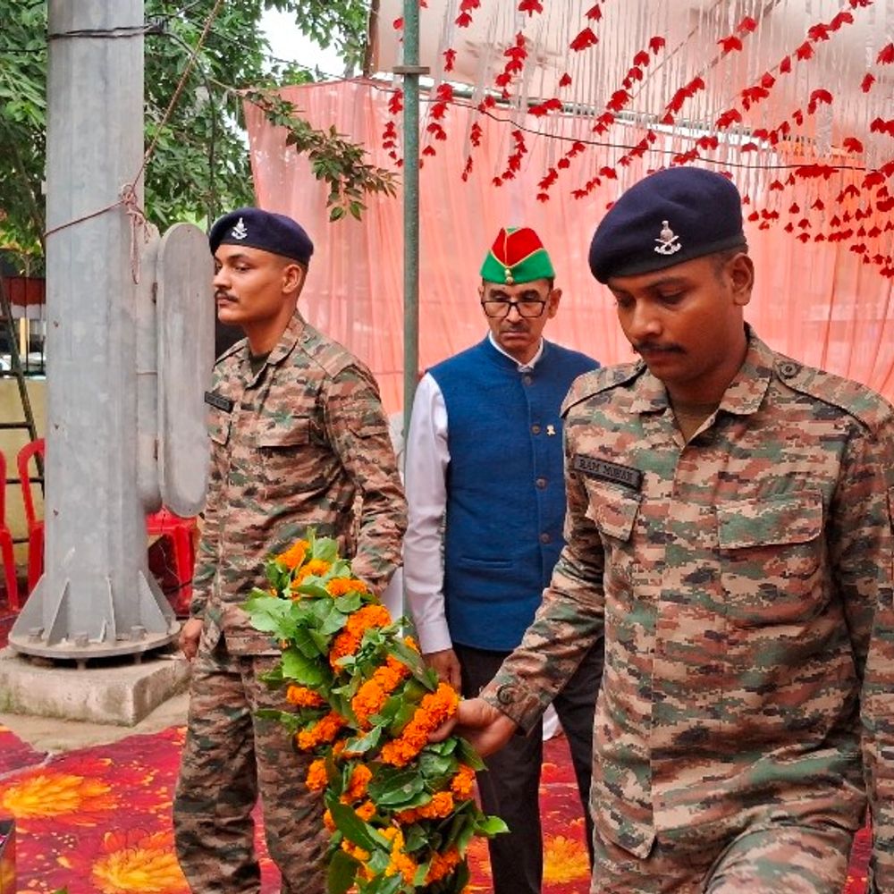 डीग शहीद स्मारक पर शहीदों को पुष्पांजलि अर्पित:80वें स्वतंत्रता दिवस की पूर्व संध्या पर भावपूर्ण कार्यक्रम आयोजित