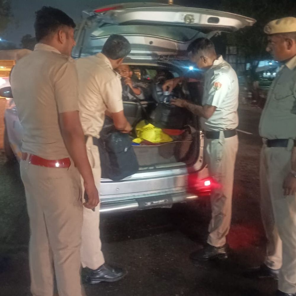 पलवल पुलिस ने रातभर की वाहनों की चेकिंग:15 जगह की गई नाकाबंदी, स्वतंत्रता दिवस को लेकर कड़ी सुरक्षा, सोशल मीडिया की निगरानी