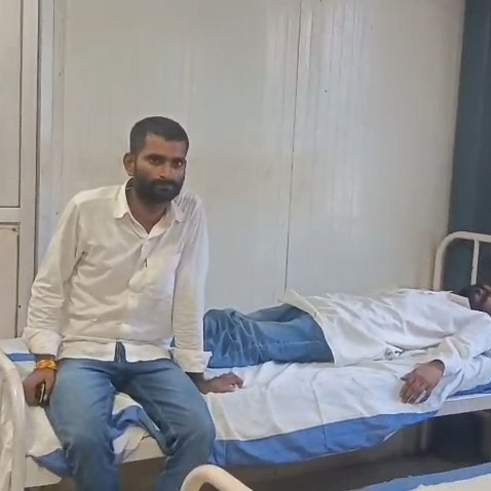 सीतामढ़ी में ब्लड डोनेशन से पहले चाकू से हमला:जन्मदिन पर 25वीं बार रक्तदान करने जा रहा था युवक, ग्रामीण पर हमला करने का आरोप