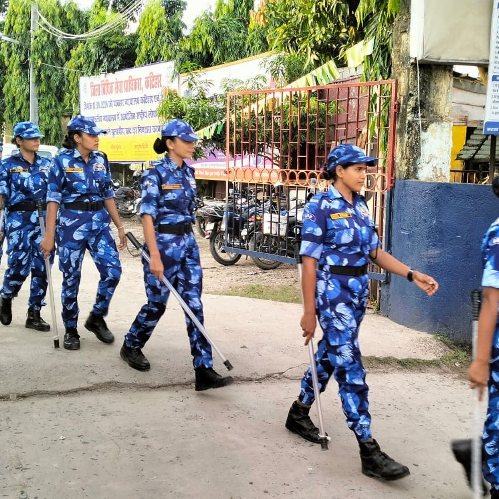 ईद मिलाद-उन-नबी को लेकर कटिहार में फ्लैग मार्च:शहर में चप्पे-चप्पे पर रहेगी पुलिस; जुलूस में DJ पर रोक