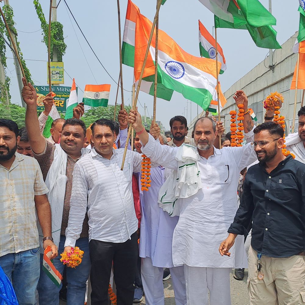 समालखा में निकाली हर घर तिरंगा यात्रा:विधायक मनमोहन भड़ाना ने किया शुभारंभ, जगह-जगह पुष्प वर्षा से हुआ स्वागत