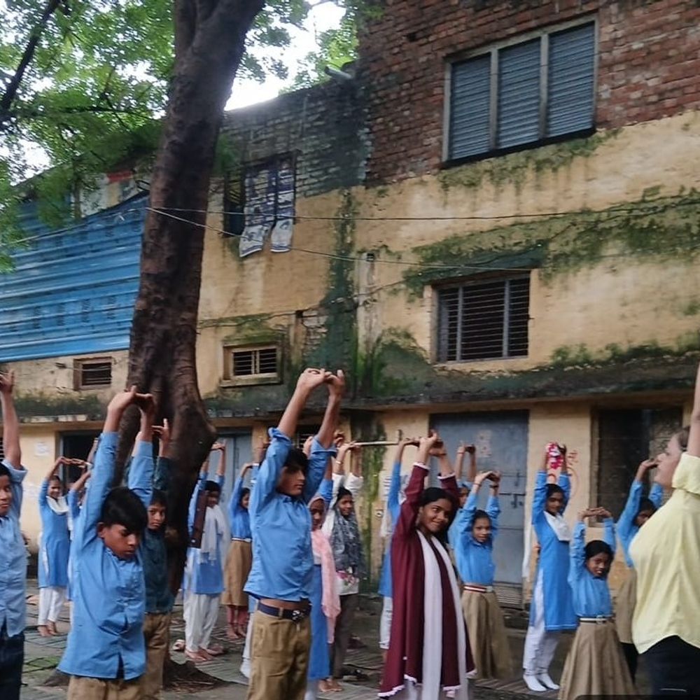 कन्नौज में 250 छात्रों ने किया योग:प्रशिक्षकों ने नियमित अभ्यास से स्वस्थ जीवनशैली अपनाने की अपील की