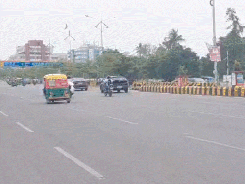 पटना मेट्रो निर्माण के कारण चिड़ियाघर के पास ट्रैफिक बदला:सगुना मोड़ से आने वाले वाहनों का दो जगह डायवर्जन, डुमरा चौकी और एलएनजेपी से रूट डायवर्ट
