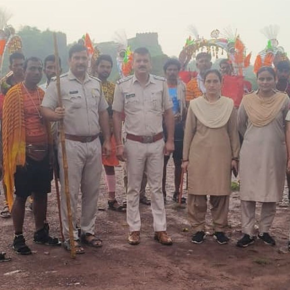 कांवड़ यात्रियों की सुरक्षा के लिए विशेष अभियान:सड़क सुरक्षा नियमों के प्रति किया जा रहा जागरूक