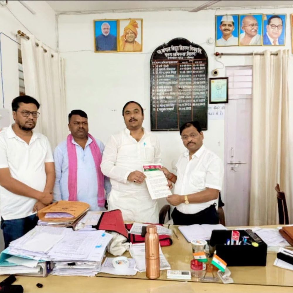 श्रावस्ती में बिजली समस्या पर नोडल अधिकारी नियुक्ति की मांग:सपा नेता ने मुख्य अभियंता को सौंपा ज्ञापन, समाधान का मिला आश्वासन