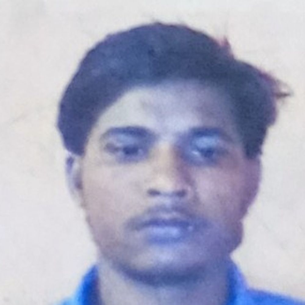 सड़क हादसे में बाइक सवार दो युवकों की मौत:देवरिया में मैजिक ने मारी टक्कर, ड्राइवर गाड़ी छोड़कर फरार