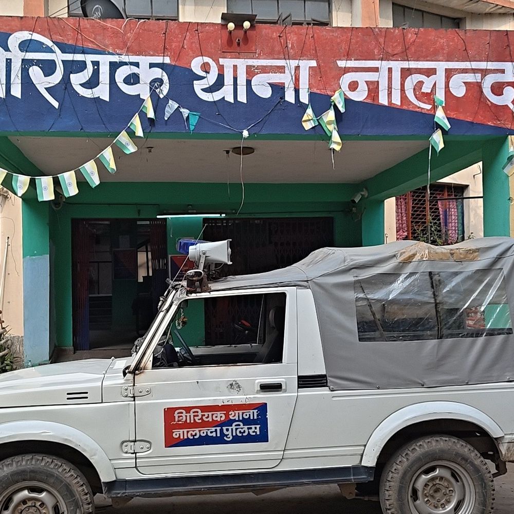 चोरी की बाइक के साथ दो गिरफ्तार:पावापुरी में विम्स परिसर से चोरी हुई बाइक बरामद