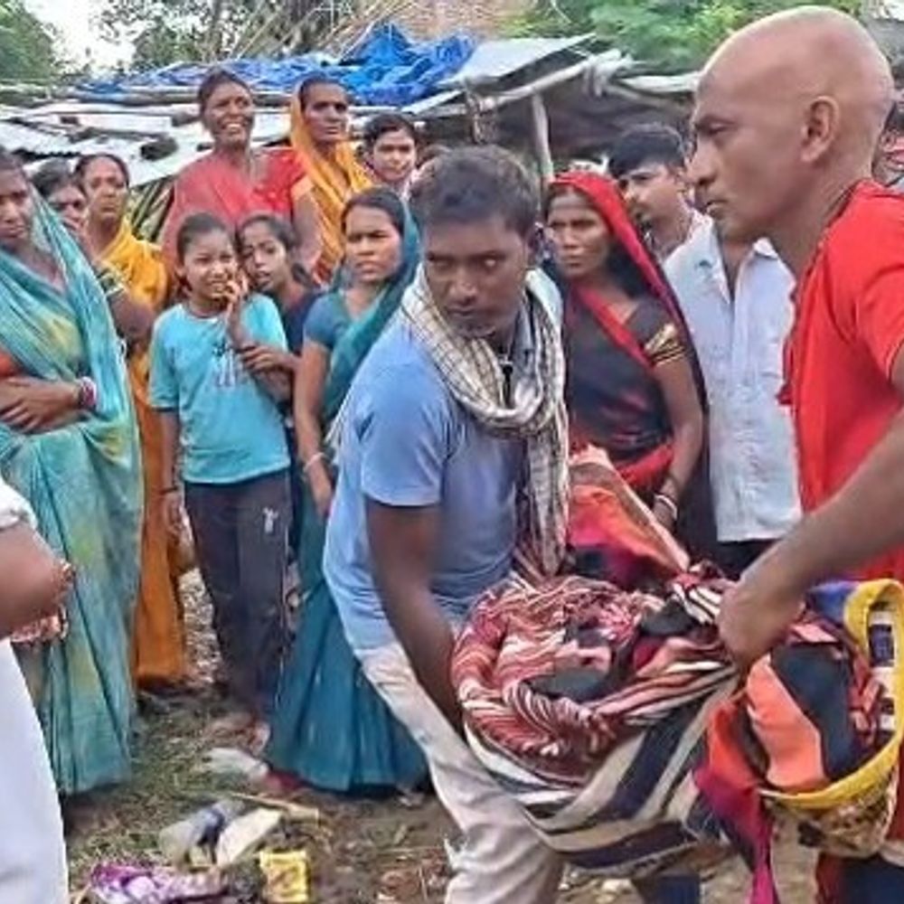 जमुई में युवती का शव कमरे से मिला:घर में विवाद के बाद रूम में गई थी, गेट खोलने पर डेड मिली