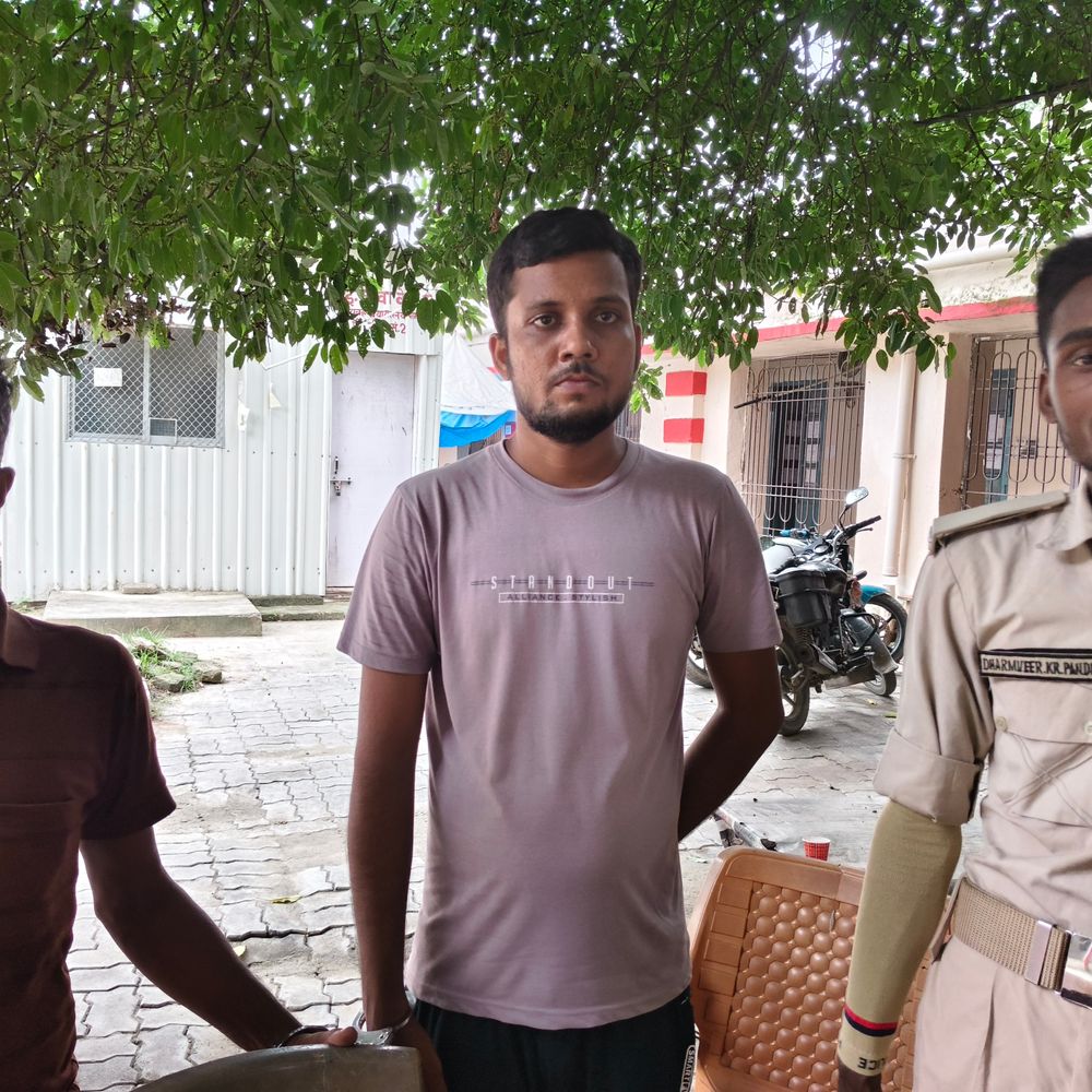 समस्तीपुर में मारपीट मामले में पिता-बेटे गिरफ्तार:गांव के शख्स को रस्सी से बांधकर पीटा था, पीड़ित ने एफआईआर कराई थी दर्ज