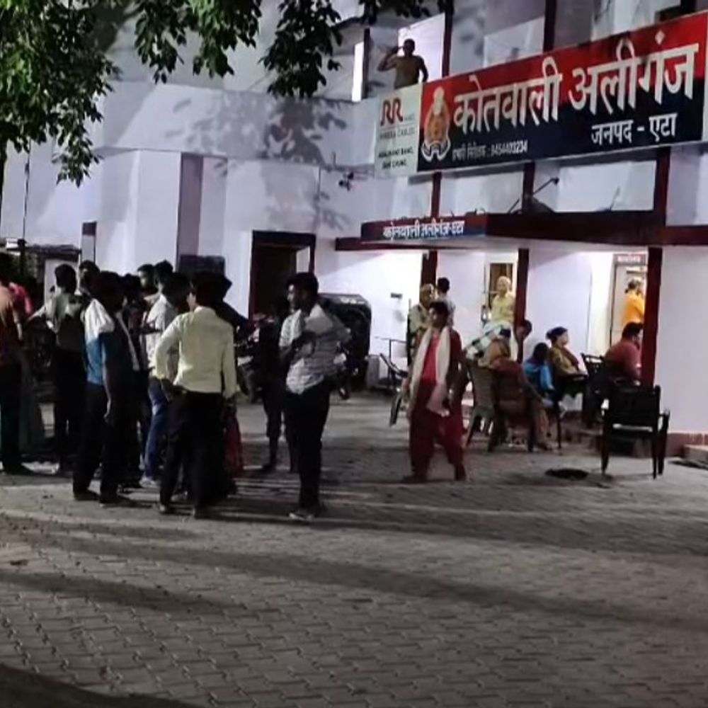 एटा में किशोरी से छेड़छाड़, मारपीट:चार नामजद आरोपियों के खिलाफ पॉक्सो एक्ट में केस दर्ज, तलाश जारी