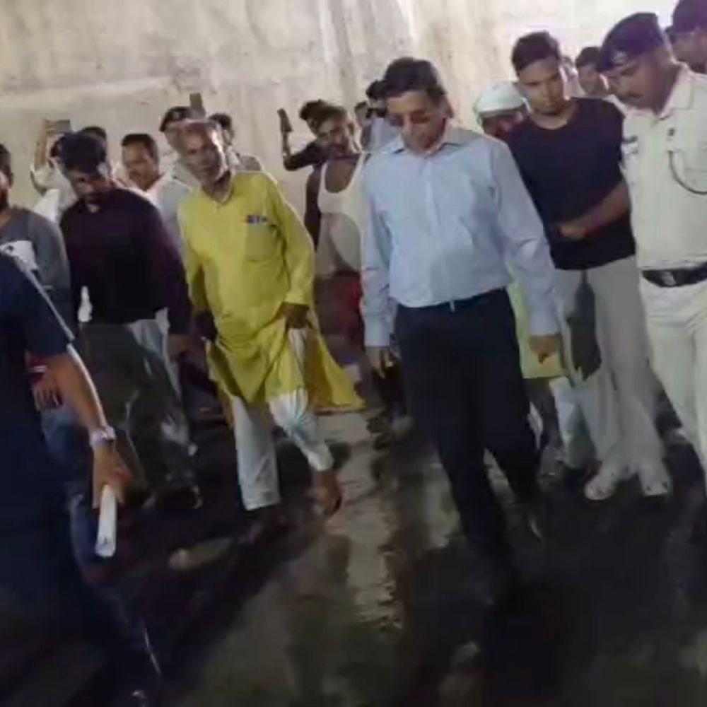 बांका अंडरपास महीनों से जलमग्न:डीआरएम ने किया निरीक्षण, ग्रामीण बोले-पैदल यात्रियों और बाइक सवारों को आवागमन में दिक्कत