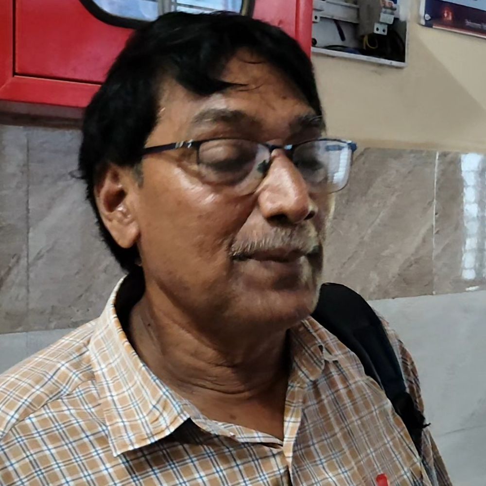 हेडमास्टर निलंबित और तीन रसोइया बर्खास्त:मिड-डे मील खाने से 34 बच्चे बीमार हुए थे, एजेंसी को शोकॉज नोटिस