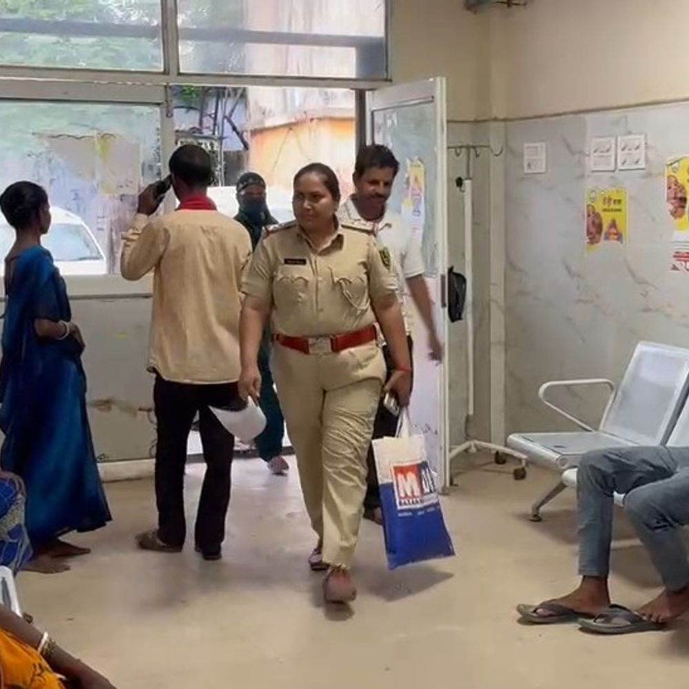 नवादा में 14 साल की नाबालिग से गैंगरेप:2 युवकों ने घर में घुसकर वारदात को दिया अंजाम, पुलिस ने घटनास्थल से पैंट-गमछा किया बरामद