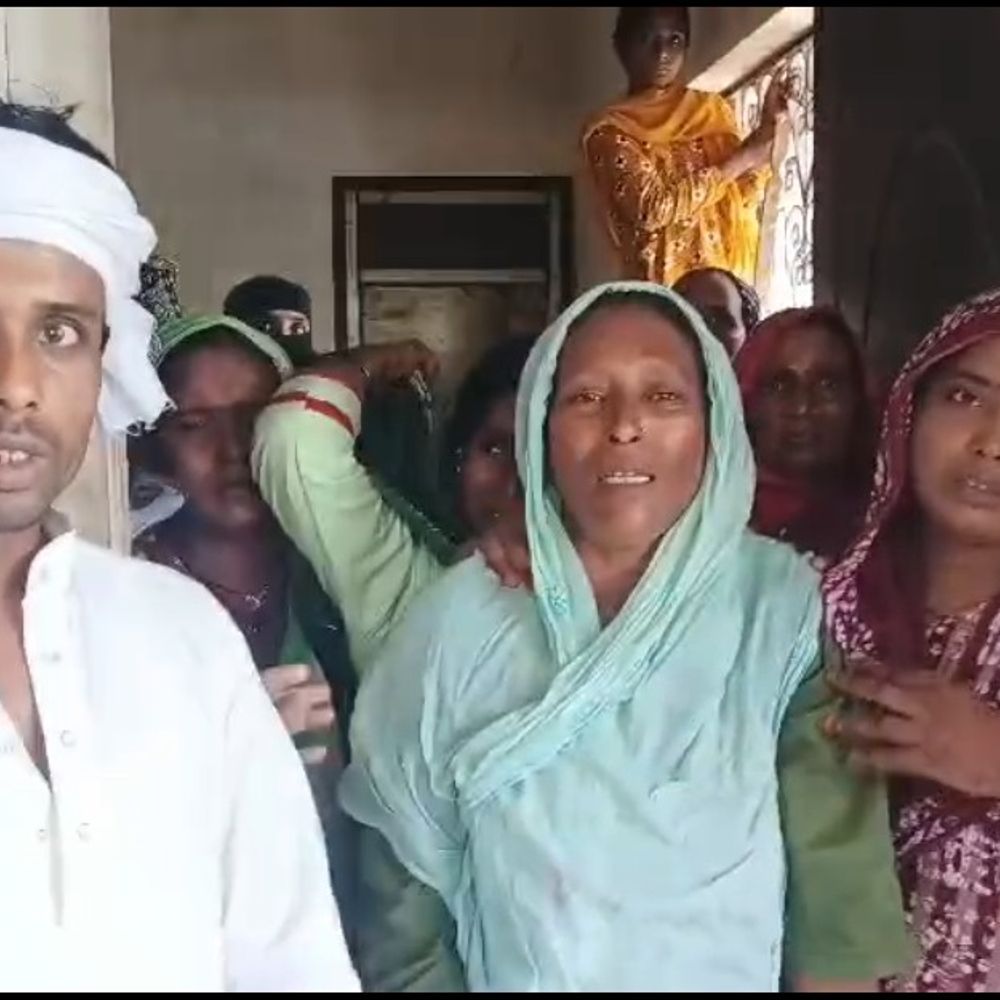 बेतिया में टीचर को लगा करंट, मौके पर मौत:पंखा लगाते समय चपेट में आए; पत्नी, 3 बेटियों और बेटे का रो-रोकर बुरा हाल