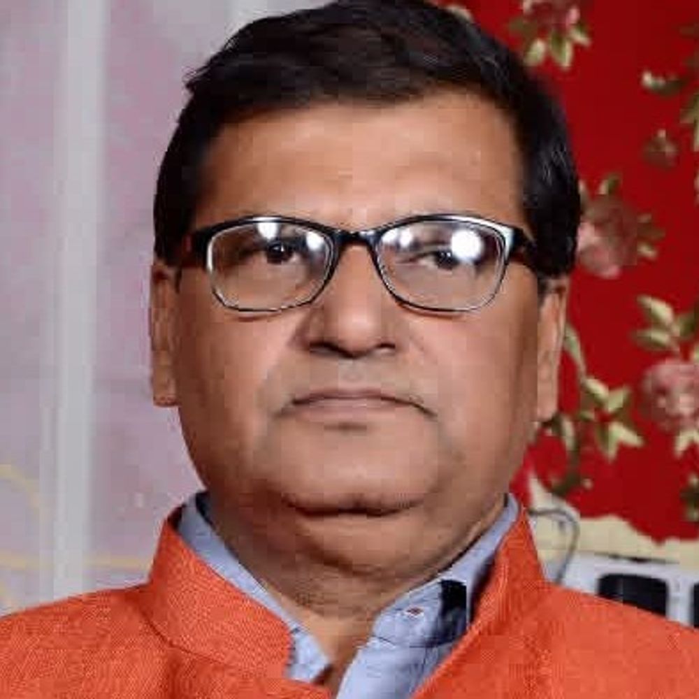 कोर्ट परिसर में रिटायर्ड शिक्षक की मौत:सीतामढ़ी में उल्टी के बाद बेंच से गिरे, पोस्टमॉर्टम रिपोर्ट से होगा कारण का खुलासा