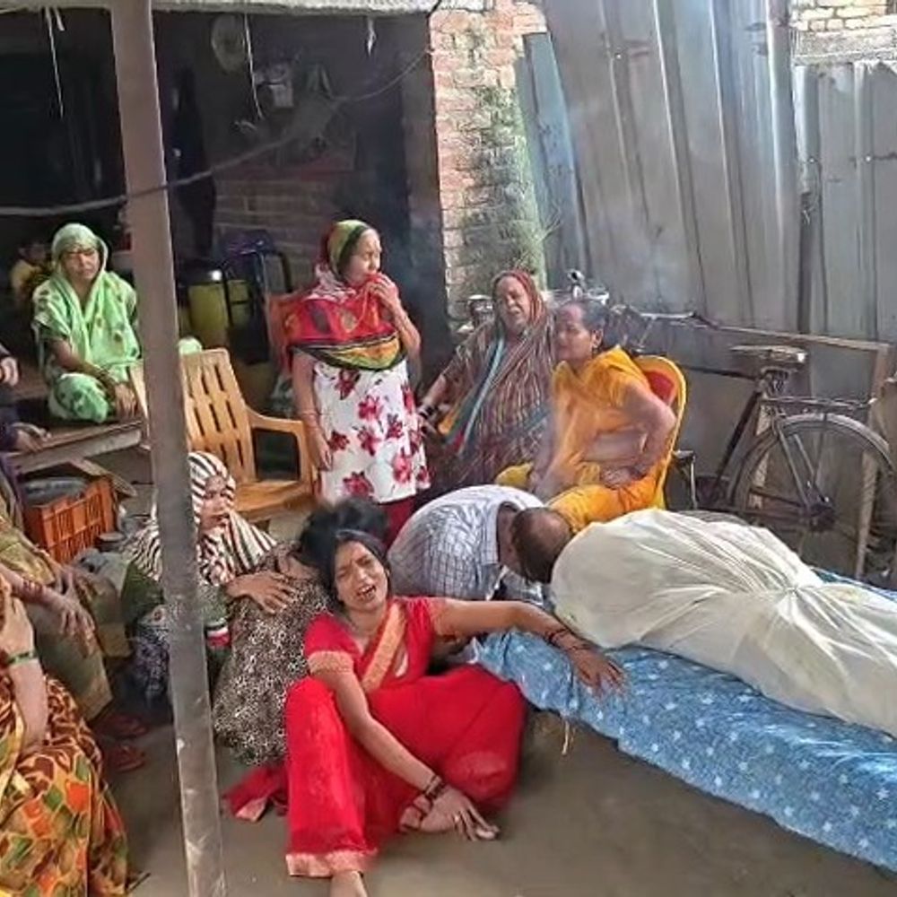 बिहार में मिला लकड़ी व्यापारी और मुनीम का शव:उधारी का पैसा लेने गया था, पत्नी ने ठेकेदार समेत 5 पर हत्या का लगाया आरोप