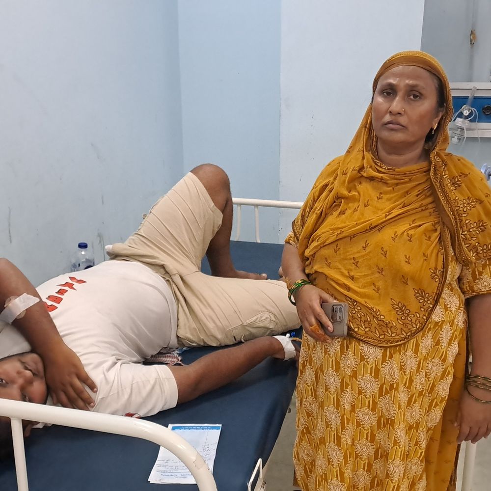 बकरी विवाद में मां-बेटे पर हमला:गोपालगंज में चाकू लगने से दोनों गंभीर, अस्पताल में भर्ती