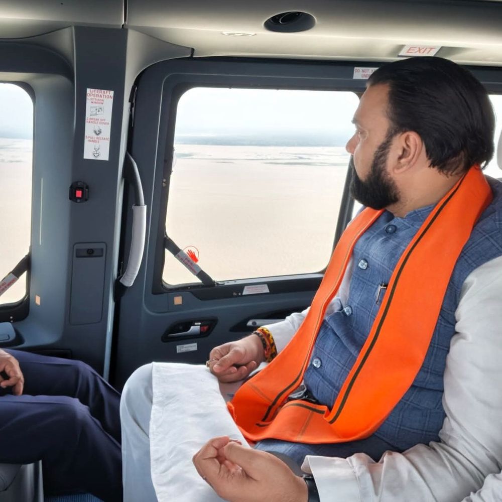 सीएम ने बाढ़-कटाव का किया हवाई सर्वेक्षण:अधिकारियों को कहा- संवेदनशील इलाकों की लगातार निगरानी करें, राहत कार्य भी शुरू हो
