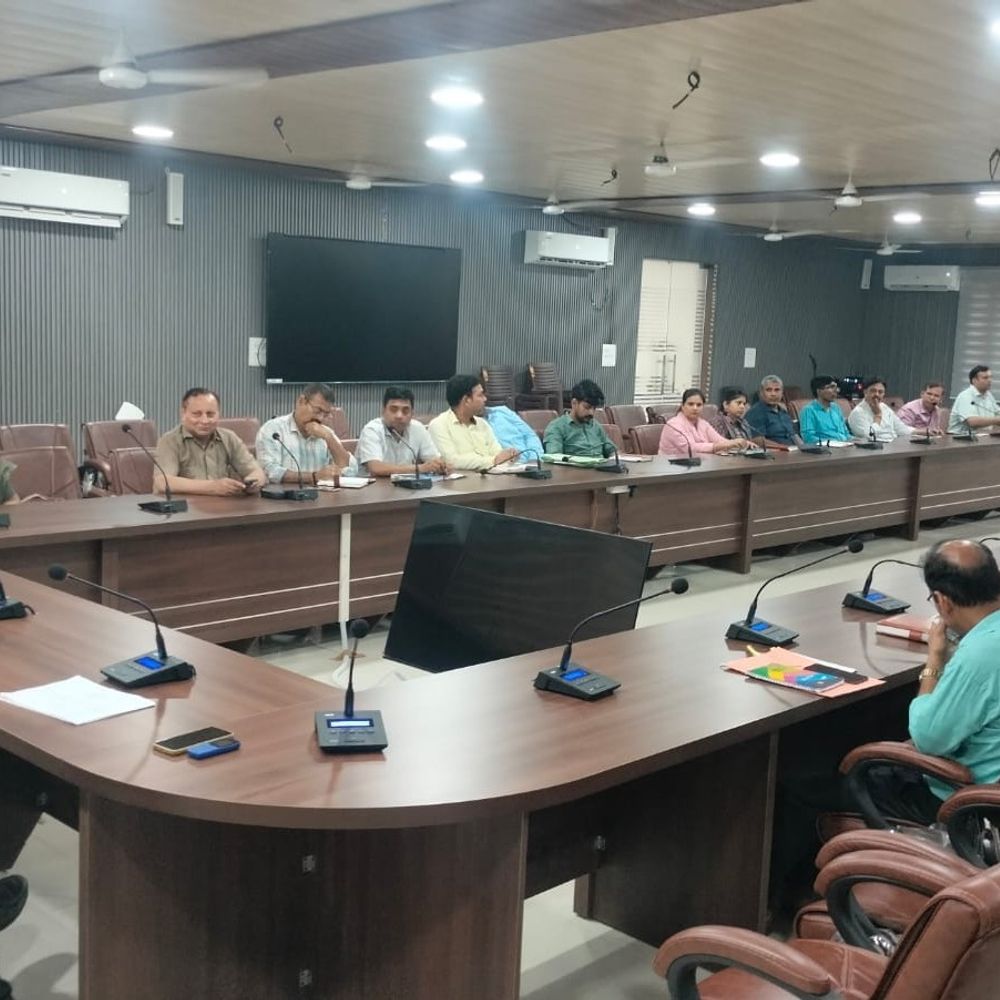 हर घर तिरंगा अभियान की तैयारियों की समीक्षा:अधिकारियों को सफल आयोजन के निर्देश दिए गए