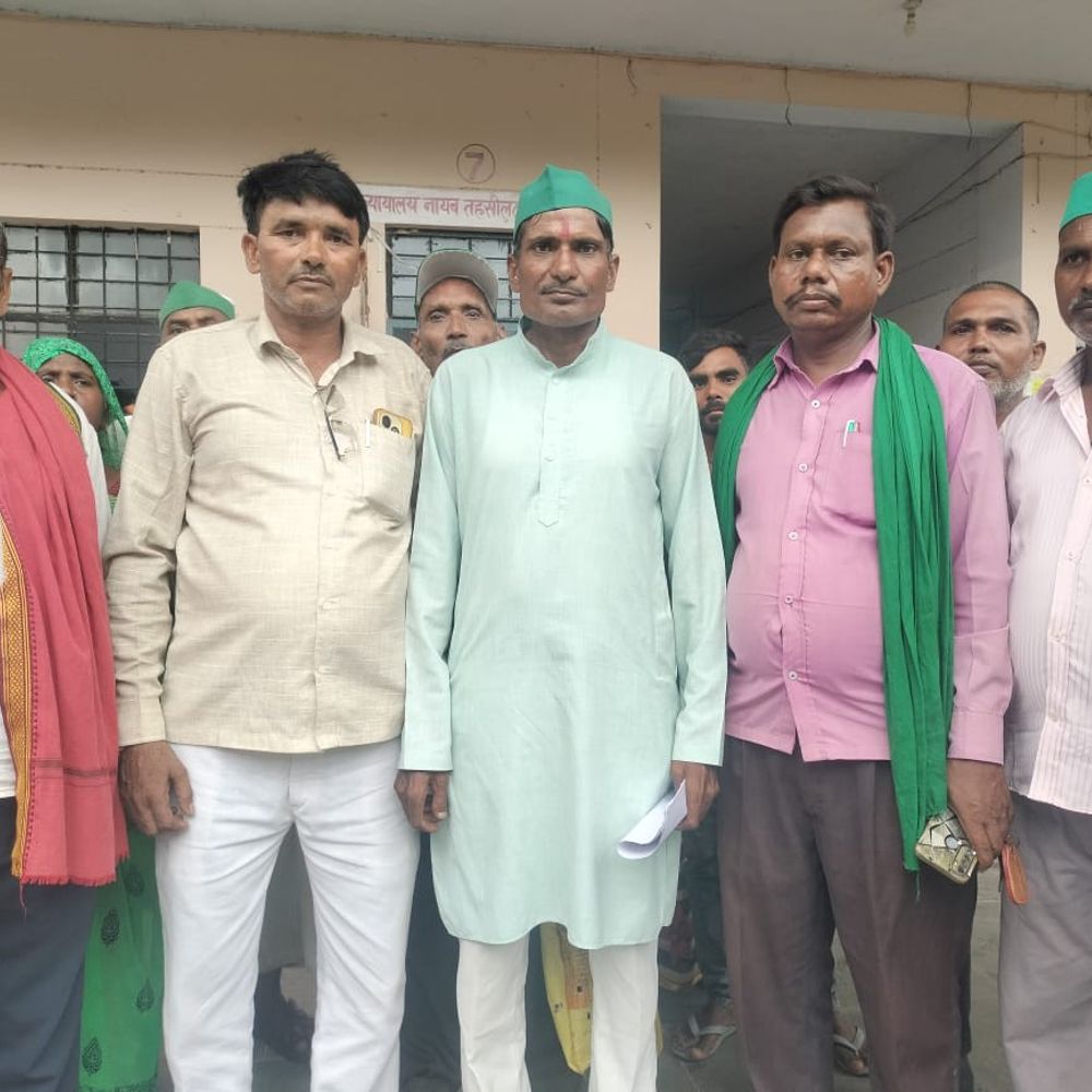 तहसील में घंटों चली बैठक, नहीं निकला समाधान:किसानों की शिकायतों पर मंगलवार को होगा स्थलीय निरीक्षण, एसडीएम ने दिया भरोसा