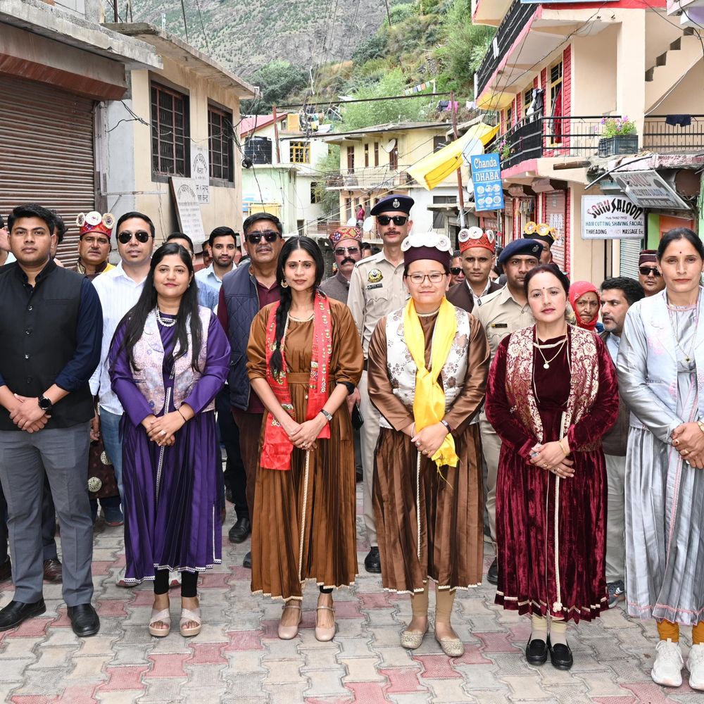 लाहौल-स्पीति में जनजातीय उत्सव शुरू:शोभायात्रा व पारंपरिक नाटी के साथ शुभारंभ, बौद्ध भिक्षु पहुंचे और पारंपरिक पूजा-अर्चना