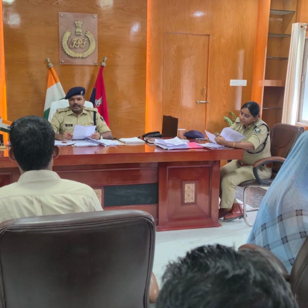 मधुबनी में एसएसपी ने सुनी 70 लोगों की समस्याएं:70 लोगों ने दर्ज कराई शिकायत, जल्द समाधान का दिया आश्वासन