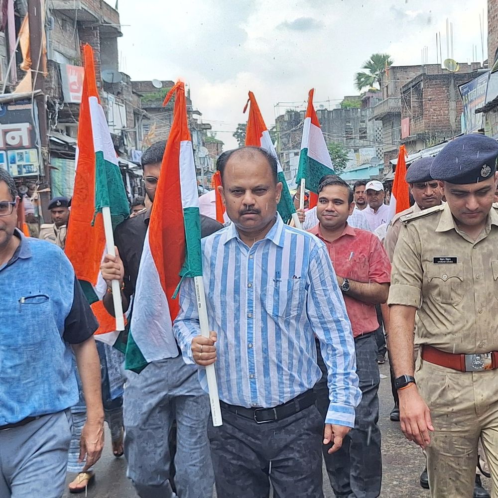 सहरसा में 700 से ज्यादा बच्चों ने निकाली तिरंगा यात्रा:DM ने किया नेतृत्व, ‘भारत माता की जय’ और ‘वंदे मातरम्’ के नारों से गूंजा बरियाही