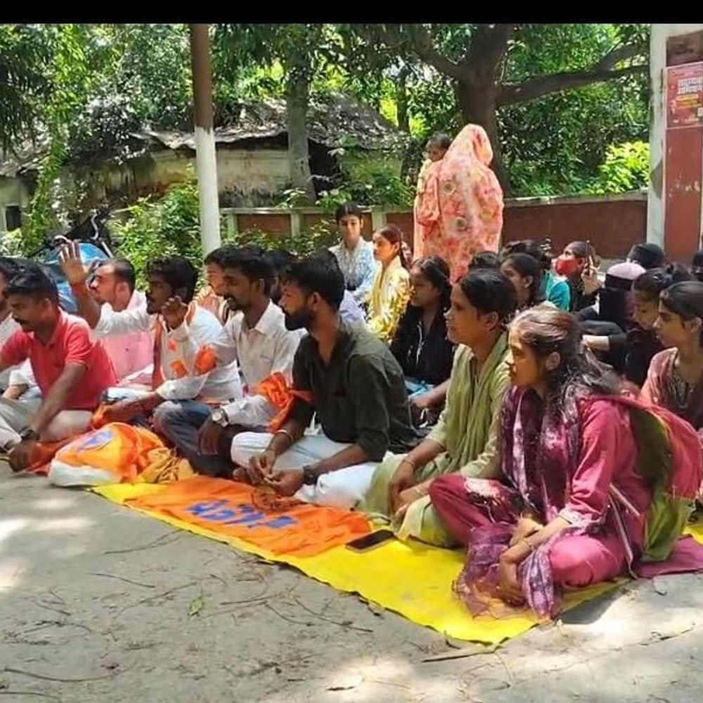 करप्शन और एजुकेशनल गड़बड़ी के खिलाफ ABVP का प्रोटेस्ट:कॉलेज में छात्रों की समस्याओं पर प्रशासन से समाधान की मांग