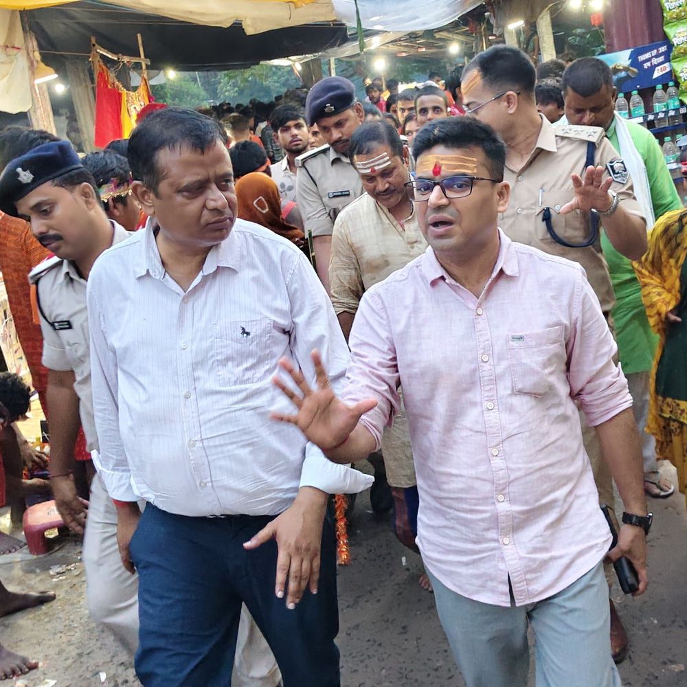 रहिका के कपिलेश्वर स्थान महादेव मंदिर में श्रद्धालुओं की भीड़:तीसरी सोमवारी पर सुरक्षा के रहे व्यापक प्रबंध, पुलिस-प्रशासन अलर्ट