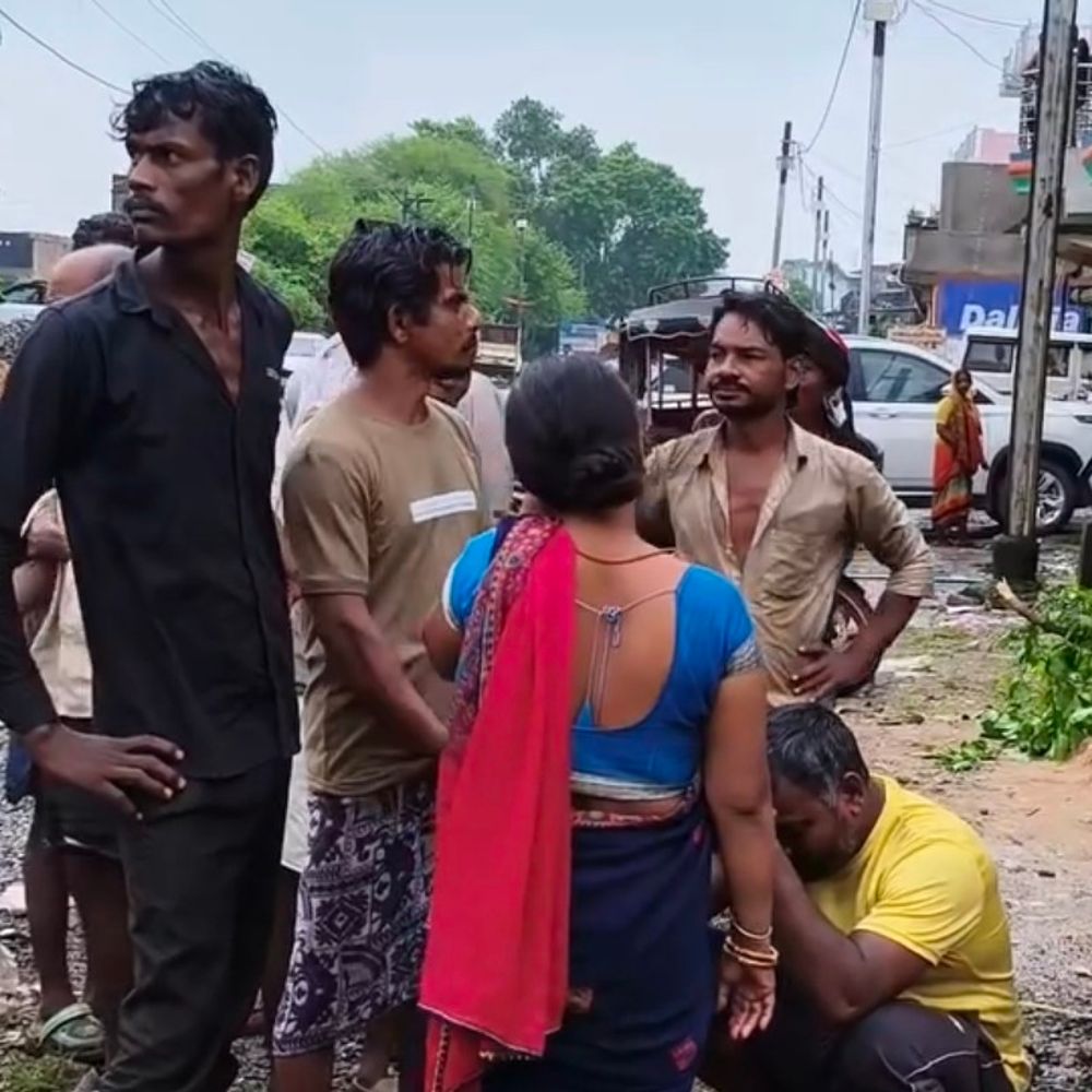 सांप के डसने से 13 साल की बच्ची की मौत:झाड़-फूंक में समय गंवाने गई जान; डॉक्टर बोले-देरी से पहुंचे थे अस्पताल