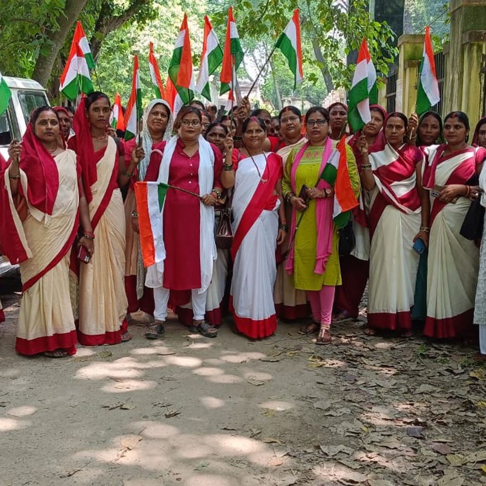 हरसिद्धि में ‘हर घर तिरंगा’ यात्रा:सैकड़ों लोग शामिल हुए, देशभक्ति नारों की गूंज