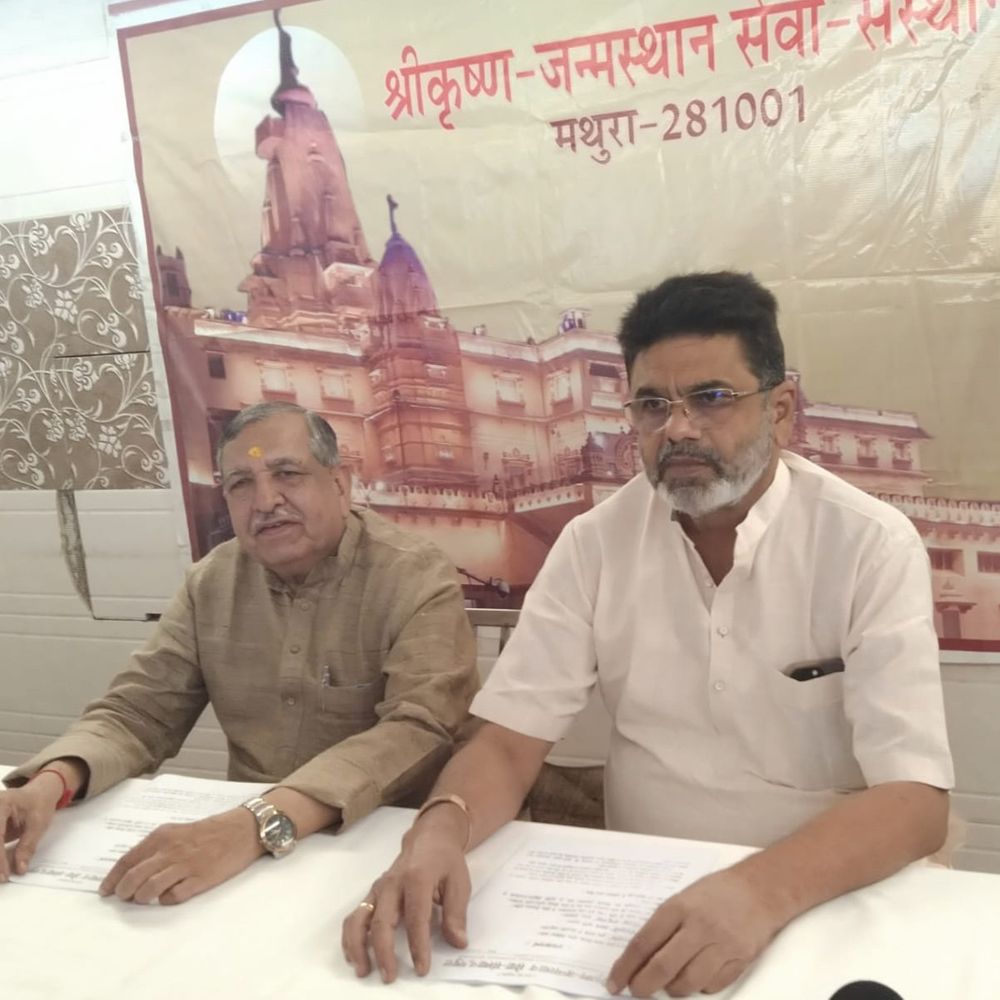 मथुरा में 4 सितंबर को मनाया जाएगा श्रीकृष्ण जन्मोत्सव:पंचरत्नी पोशाक और रत्न-जड़ित मुकुट धारण करेंगे, 200 किलो चांदी से सज रहा गर्भगृह