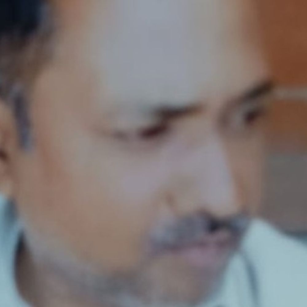 रेलवे ट्रैक किनारे सपा जिला-सचिव के भाई का मिला शव:बांदा में सिर में चोट के निशान, घर से पान लेने निकला था