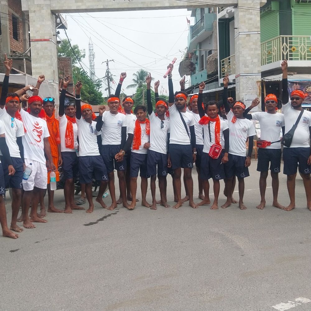 अररिया में सावन समापन पर निकली बाइक बम यात्रा:श्रद्धालु मनिहारी गंगा से जल लाकर शिवलिंग का करेंगे अभिषेक