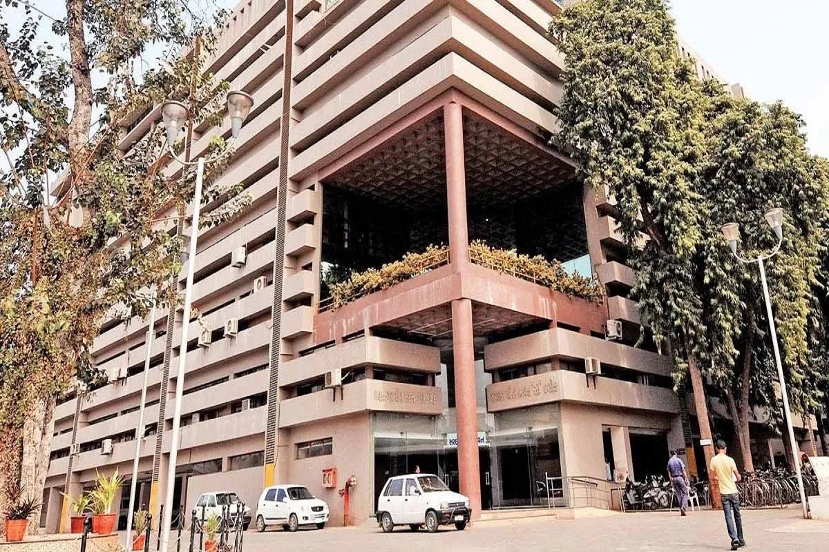 कांकरिया की पुरानी टॉय ट्रेन होगी विदा, 3.5 करोड़ में आएंगी दो नई ट्रेनें