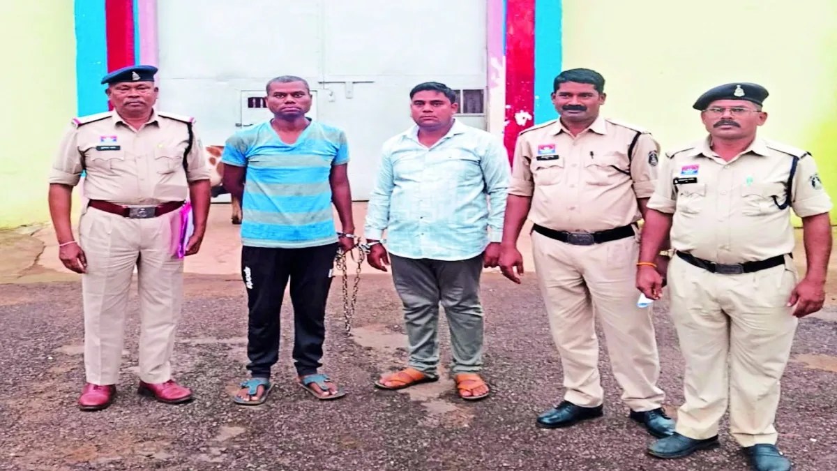 25 किसानों से 10.79 लाख की ठगी, दो आरोपी गिरफ्तार