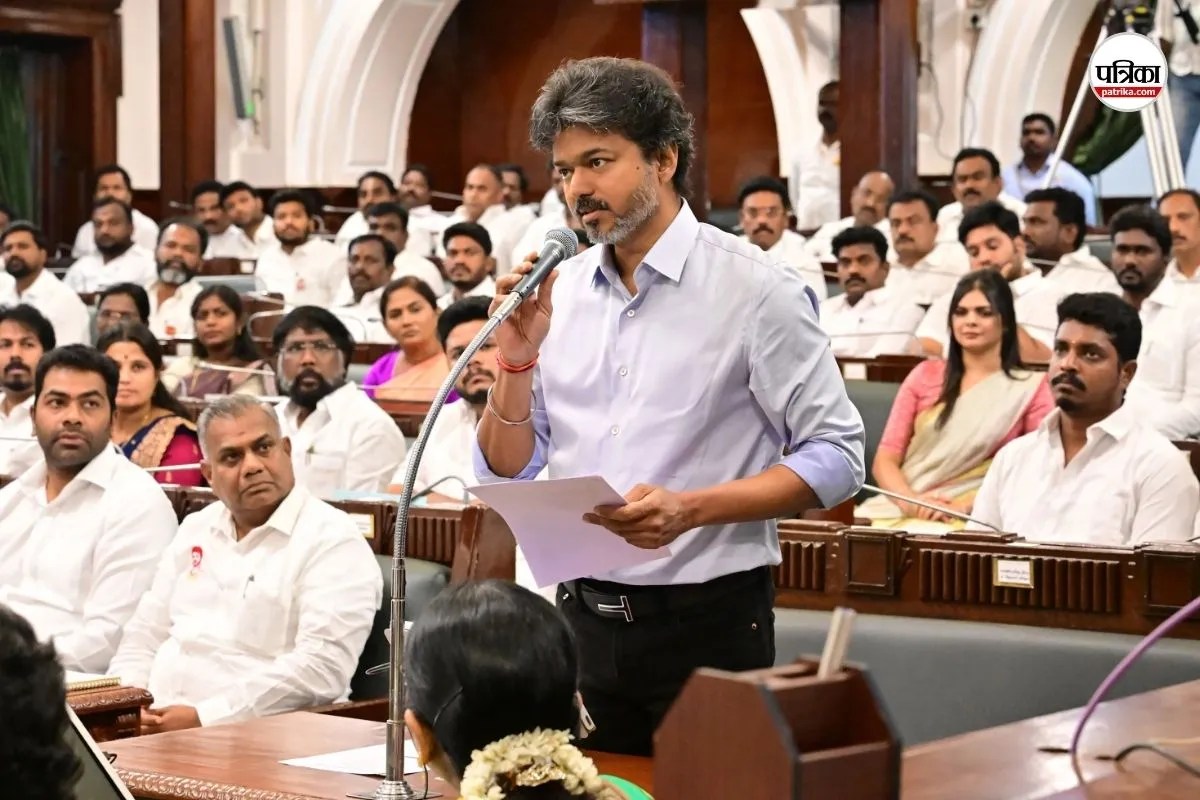 Tamil Nadu News: करुणानिधि को बिना सम्मानसूचक शब्द के संबोधित करने पर विवाद, CM विजय ने मांगी माफी