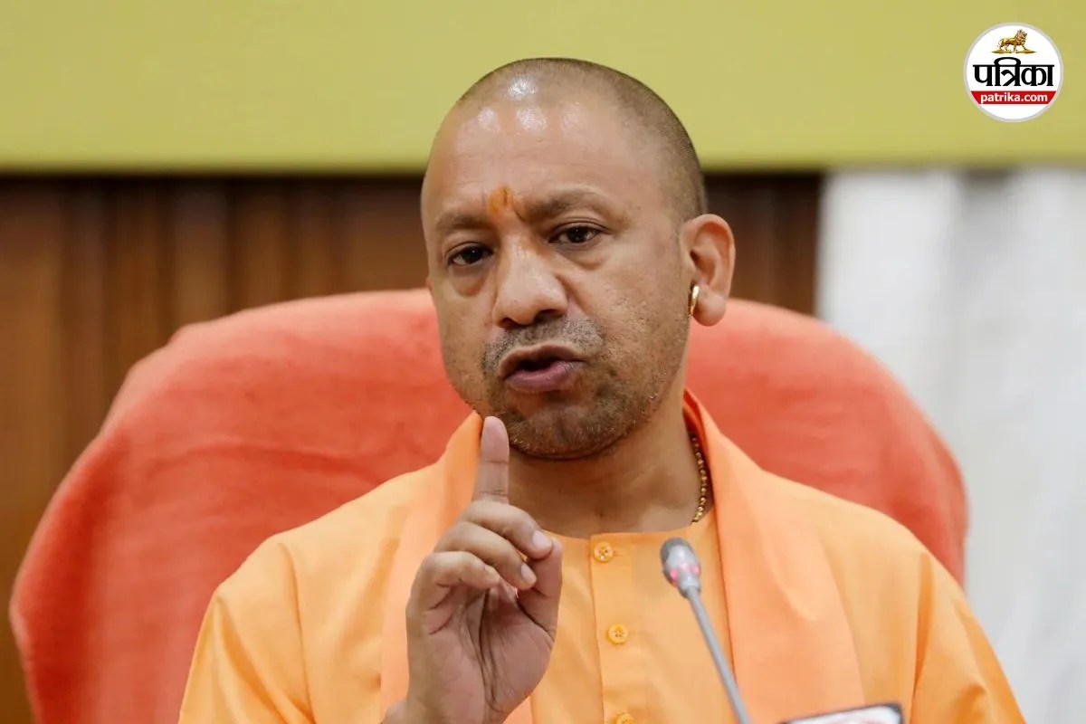 भ्रामक वीडियो फैलाया तो खैर नहीं! स्कूल-कॉलेज अफवाहों पर सीएम योगी का सख्त एक्शन, तुरंत FIR दर्ज करने के आदेश