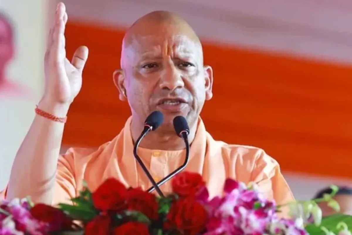 रक्षाबंधन पर योगी सरकार का बड़ा तोहफा, महिलाओं के साथ एक साथी भी कर सकेगा बसों में मुफ्त सफर